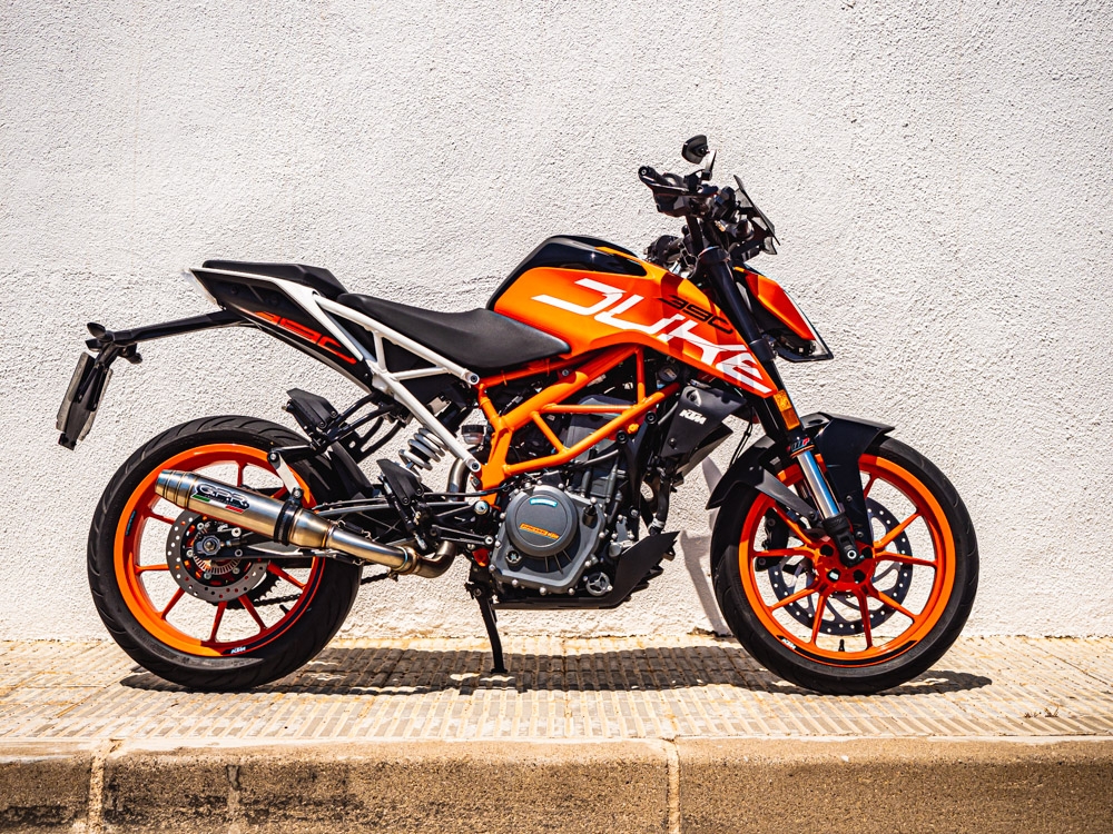 Escape compatível com Ktm Duke 250 2017-2020, Deeptone Inox, Escape legal, homologado, silenciador com db killer removível e tubo de ligação específico 