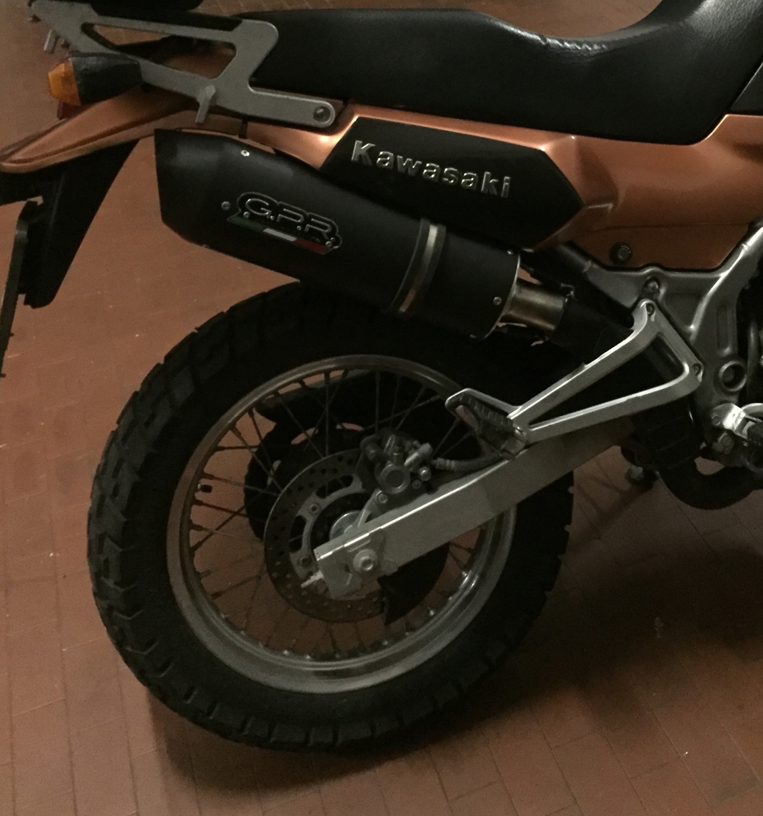 Escape compatível com Kawasaki Kle 500 1991-2007, Furore Nero, Escape legal, homologado, silenciador com db killer removível e tubo de ligação específico 