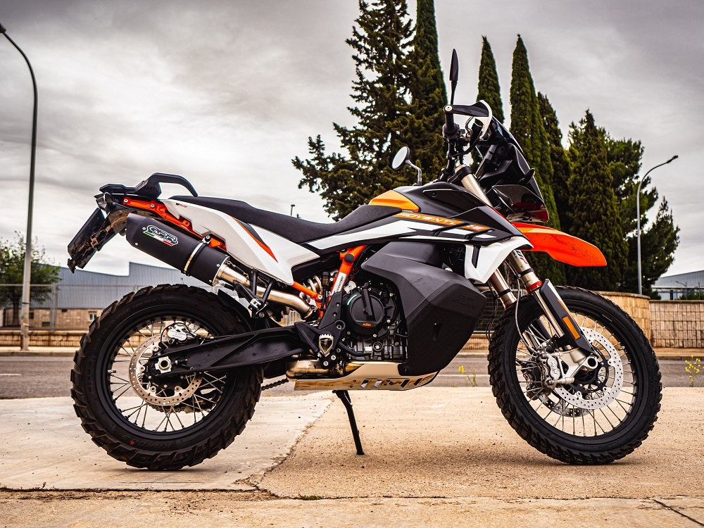 Escape compatível com Ktm Adventure 890 2025-2026, Furore Nero, Sistema racing Silencioso com tubo de ligação 