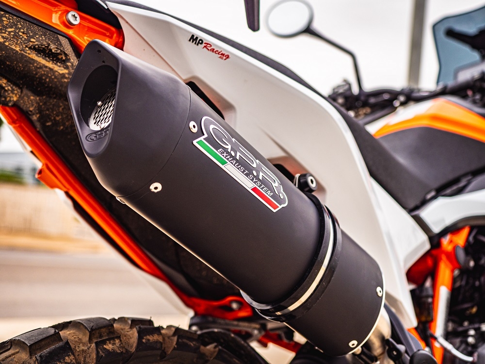 Escape compatível com Ktm Adventure 890 2021-2024, Furore Evo4 Nero, Escape legal, homologado, silenciador com db killer removível e tubo de ligação específico 