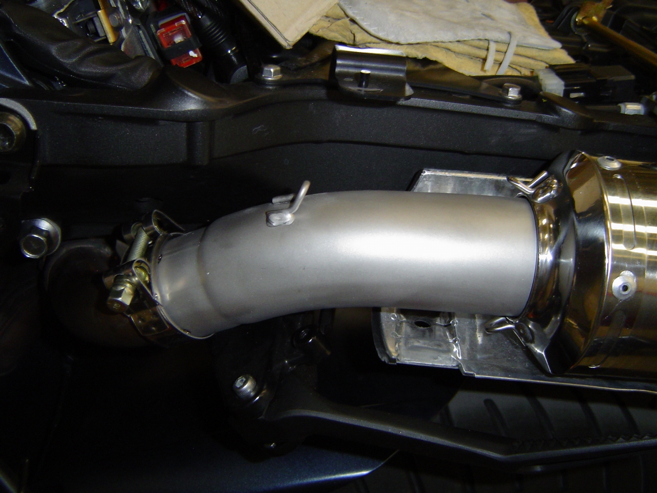 Escape compatível com Yamaha MT-01 2005-2011, Inox Tondo, Par de silenciosos de escape homologadas, com db killer removível e tubos de ligação específicos 
