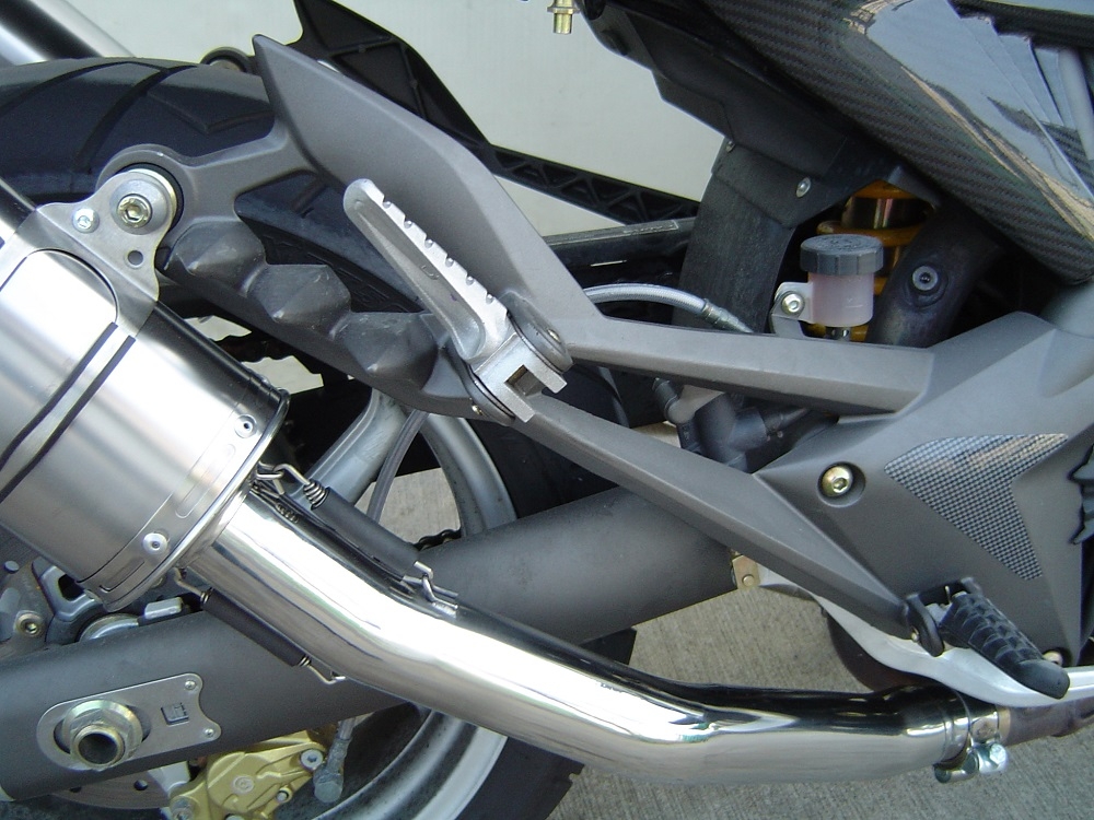 Escape compatível com Cagiva Raptor 1000 2000-2003, Satinox , Par de silenciosos de escape homologadas, com db killer removível e tubos de ligação específicos 