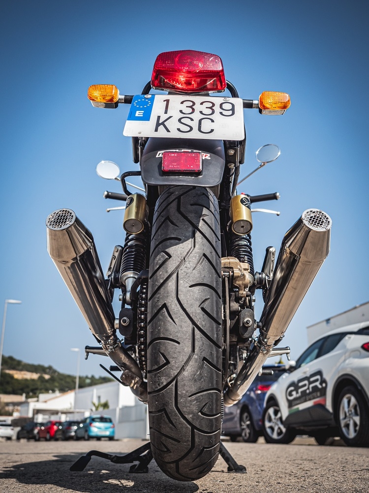 Escape compatível com Royal Enfield Interceptor 650 2021-2025, Ultracone, Escape duplo, não legal para os países membros da UE, incluindo db killers removíveis e tubos de ligação 