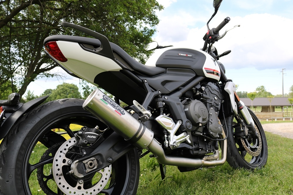 Escape compatível com Triumph Trident 660 2021-2024, M3 Titanium Natural, Escape completo, não legal para países da UE, com db killer removível 