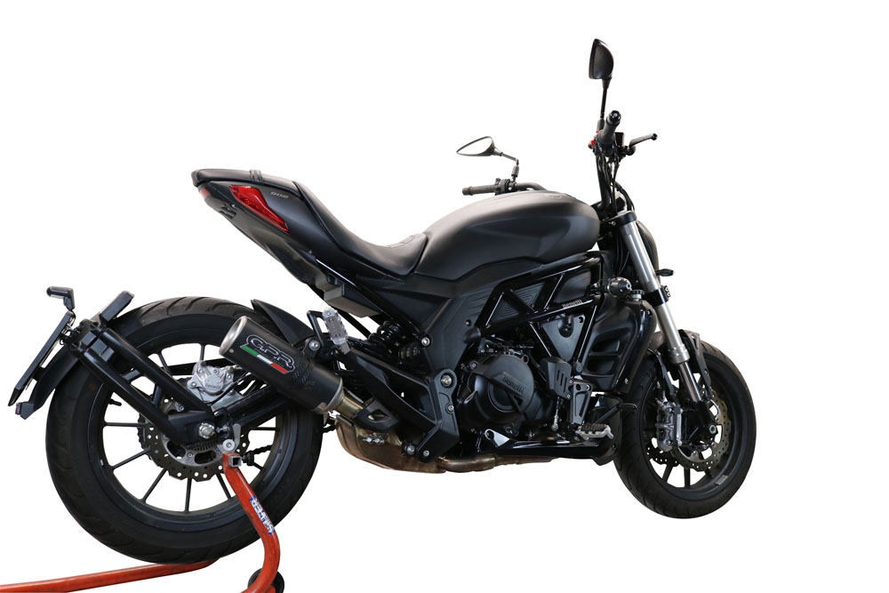 Escape compatível com Benelli 502 C 2019-2020, M3 Black Titanium, Escape legal, homologado, silenciador com db killer removível e tubo de ligação específico 