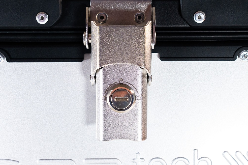 GPR TECH TOP CASE ALPI-TECH 26 LT. PRATA Top Case Alpi-Tech em alumínio, cor prata com placa universal incluída Capacidade Litros 26