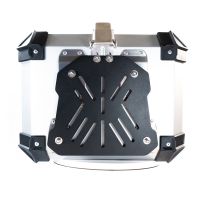 GPR TECH TOP CASE ALPI-TECH 26 LT. PRATA Top Case Alpi-Tech em alumínio, cor prata com placa universal incluída Capacidade Litros 26