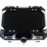 GPR TECH TOP CASE ALPI-TECH 26 LT. PRATA Top Case Alpi-Tech em alumínio, cor prata com placa universal incluída Capacidade Litros 26