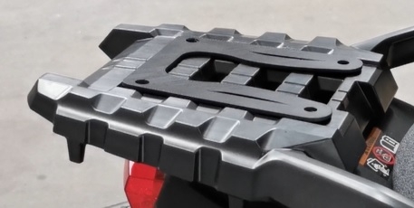 Top case maletas GPR TECH compatível com Suzuki V-Strom Dl 650 2021/2024 e5 Top Case Alpi-Tech em alumínio, cor preta com placa específica incluída Capacidade Litros 55