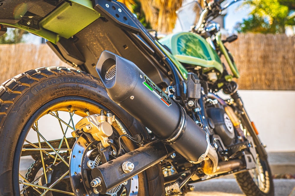 Escape compatível com Royal Enfield Himalayan 410 2021-2024, Furore Nero, Sistema homologado, catalisador original será eliminado Silencioso com tubo de ligação 