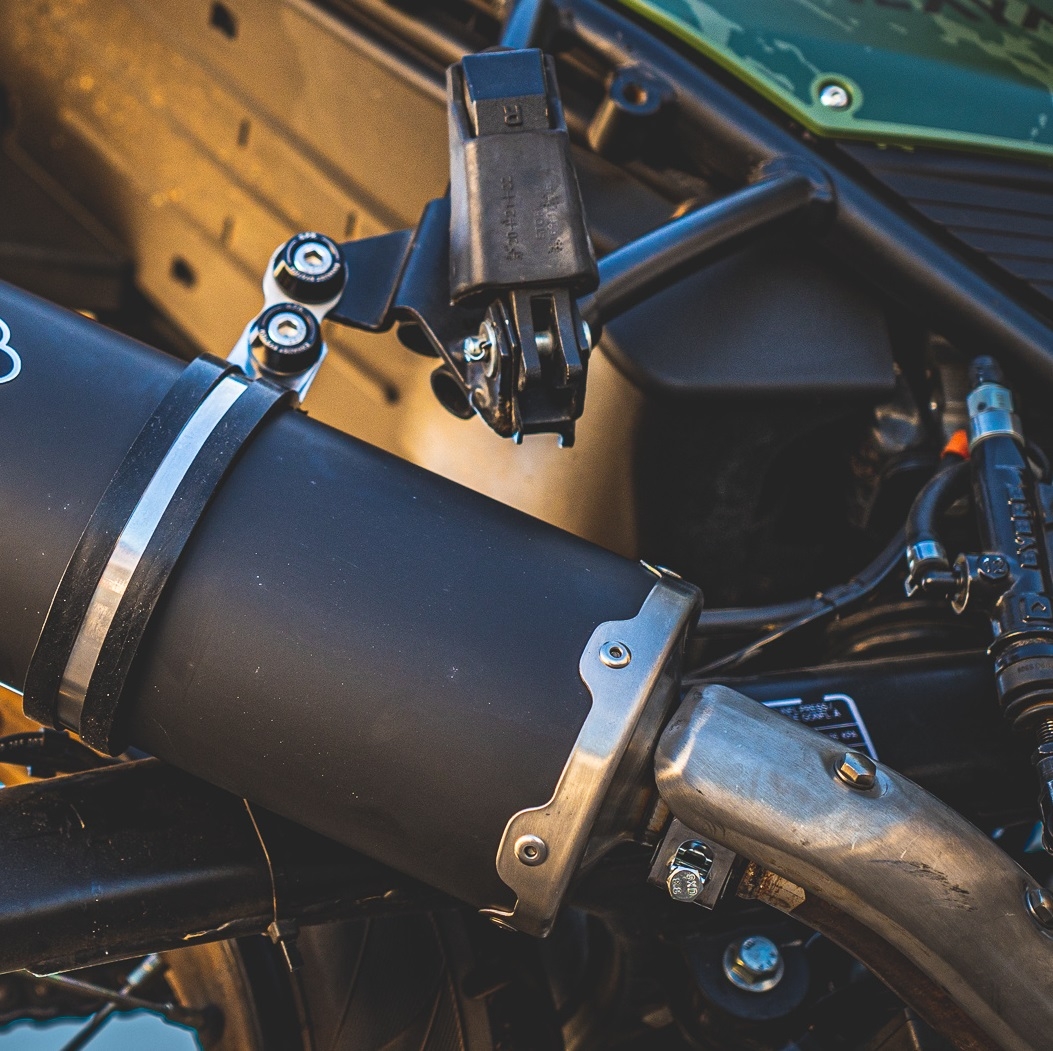 Escape compatível com Royal Enfield Himalayan 410 2021-2024, Furore Nero, Sistema homologado, catalisador original será eliminado Silencioso com tubo de ligação 