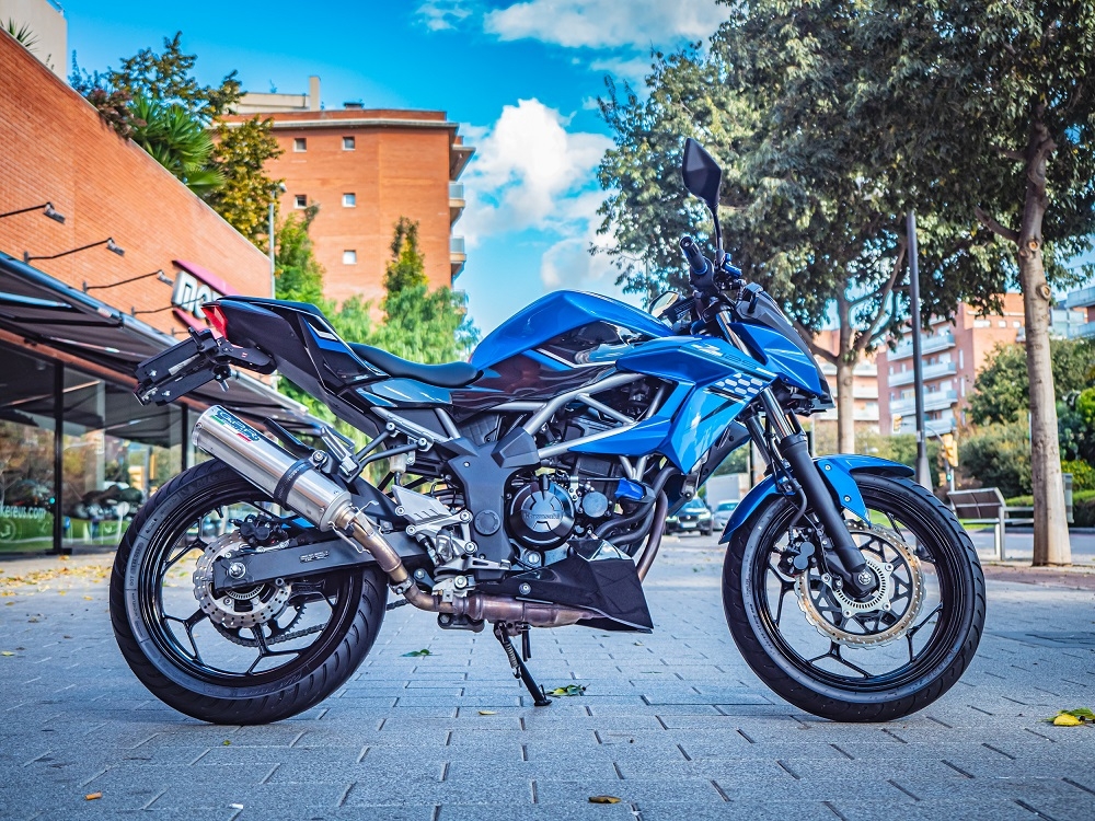 Escape compatível com Kawasaki Z 125 2019-2020, M3 Inox , Sistema racing Silencioso com tubo de ligação 