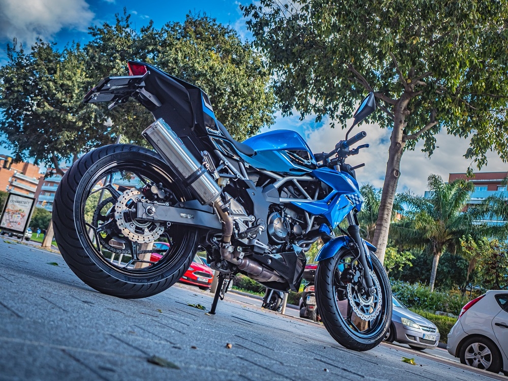 Escape compatível com Kawasaki Z 125 2019-2020, M3 Inox , Sistema racing Silencioso com tubo de ligação 