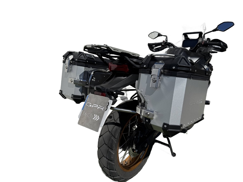 GPR TECH compatível com  Voge 525DSX 2023/2025 e5 Par de malas laterais em alumínio com o lado direito contornado, cor prata com porta-bagagem específico Capacidade 38 LT. + 32 LT.