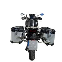 GPR TECH compatível com  Voge 525DSX 2023/2025 e5 Par de malas laterais em alumínio com o lado direito contornado, cor prata com porta-bagagem específico Capacidade 38 LT. + 32 LT.