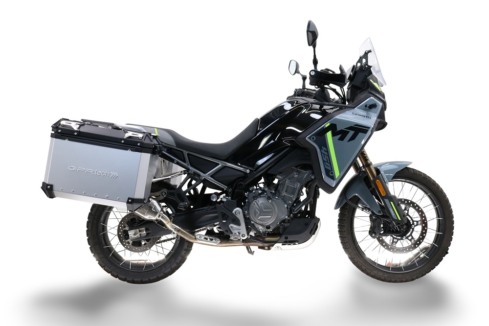 GPR TECH compatível com  Cf Moto 800 Mt Touring 2025/2026 e5 plus Par de malas laterais em alumínio com o lado direito contornado, cor prata com porta-bagagem específico Capacidade 38 LT. + 32 LT.