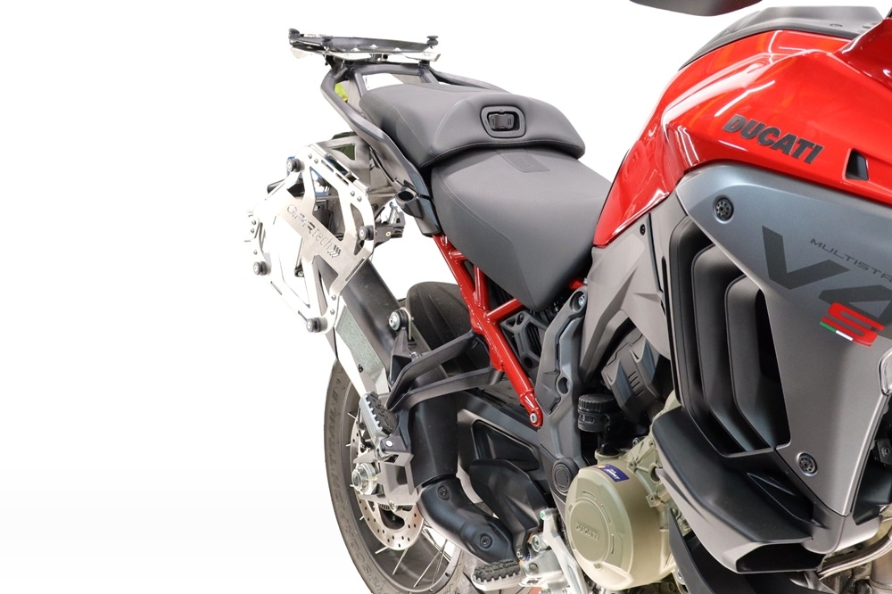 GPR TECH compatível com  Ducati Multistrada V4 - V4S 2025/2026 Par de malas laterais em alumínio com o lado direito contornado, cor prata com porta-bagagem específic TECH-EVO o Capacidade 38 LT. + 32 LT.