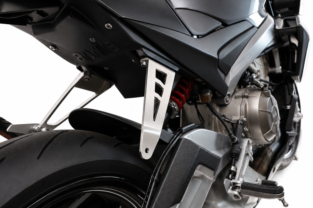 GPR compatível com Aprilia RS 660 2021-2024, Staffa Pedana Passeggero / Muffler bracket, Artigo de competição 