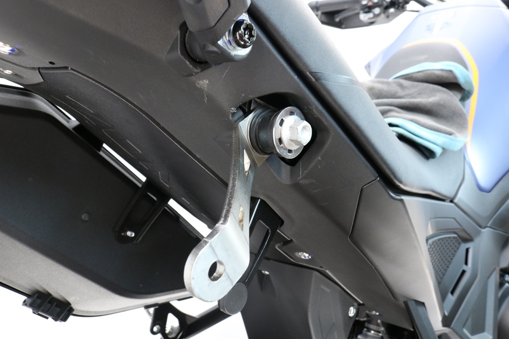 GPR escape compatível com  Zontes 703 F 2025-2026, Hyper Sonic Titanium, Escape legal, homologado, silenciador com db killer removível e tubo de ligação específico 